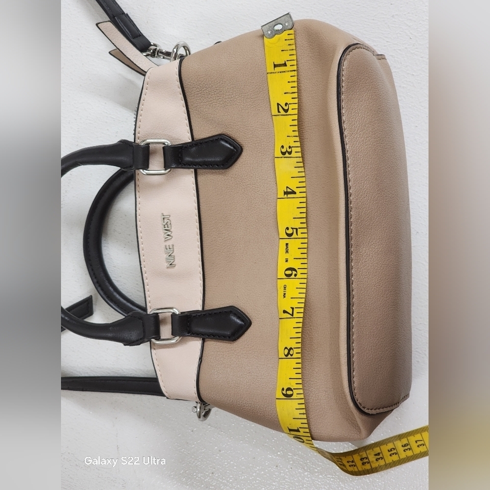 Nine West Beige and Black Handbag - Picture 7 of 8